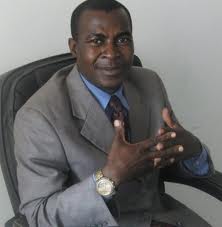 Charles Ateba Eyene : un révolutionnaire à la conquête du Senat camerounais !
